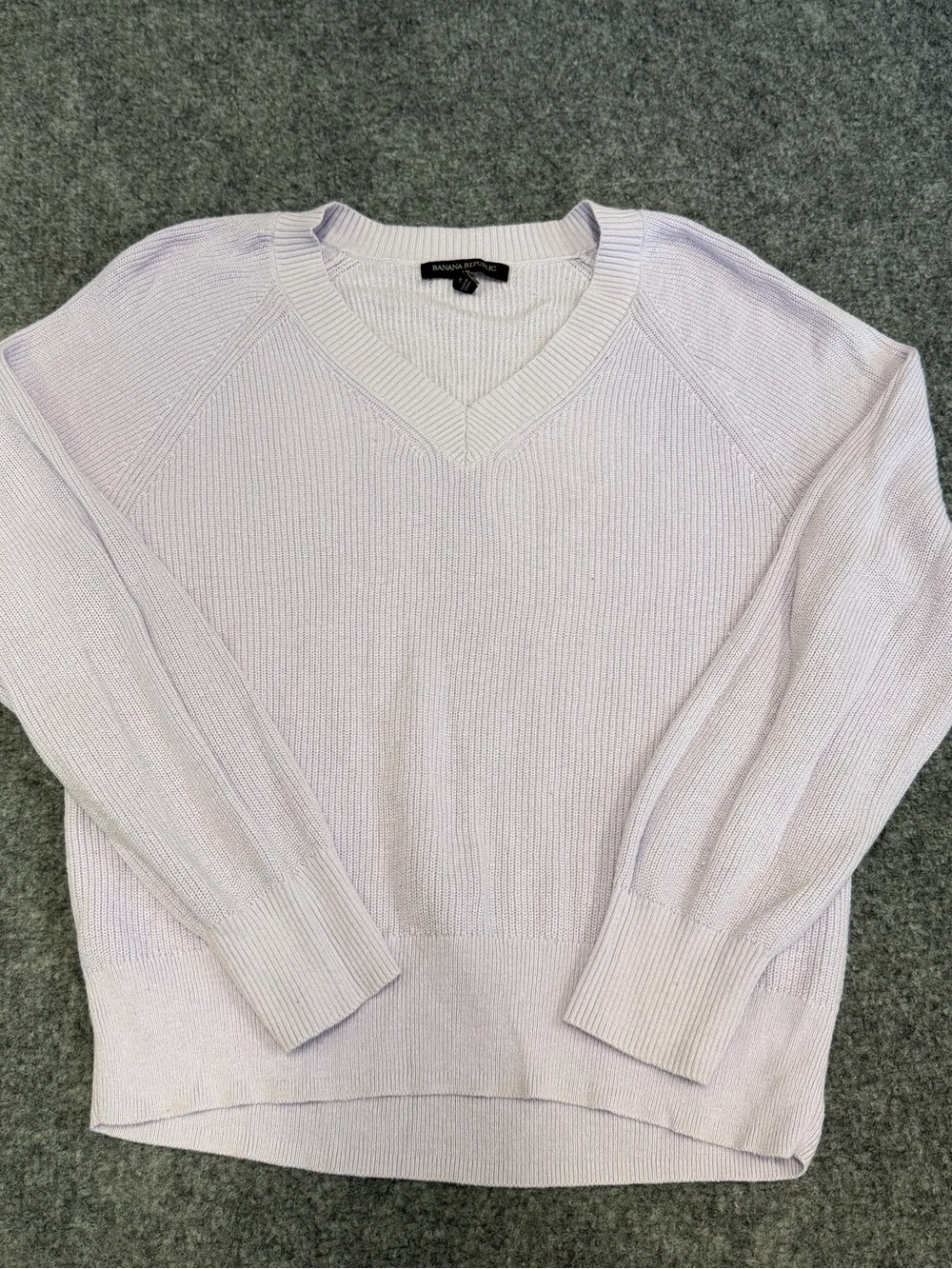 Banana Republic women’s Pale Lavender V-Neck Sweater